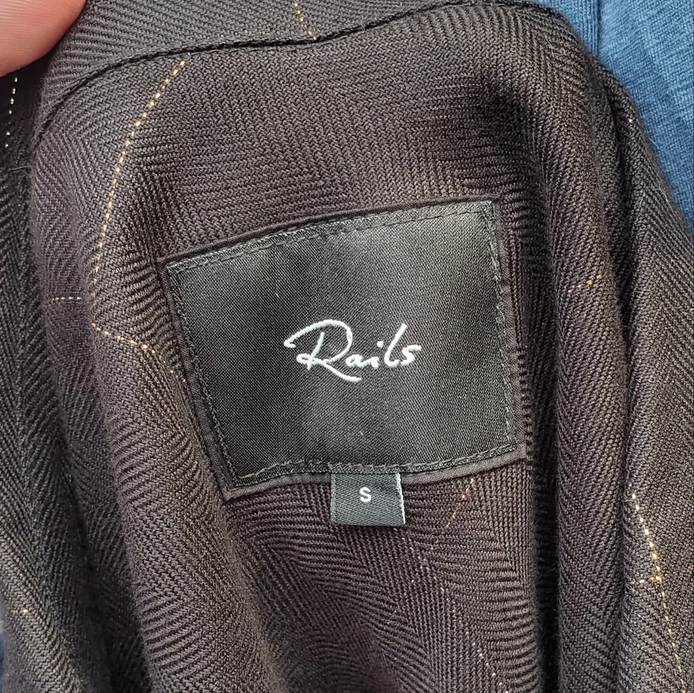Rails Rayon Metallic Windowpane Top - Picture 6 of 7